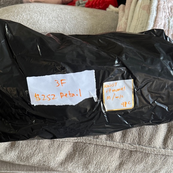 FREE PEOPLE MYSTERY BUNDLE M & M/L - Picture 1 of 2